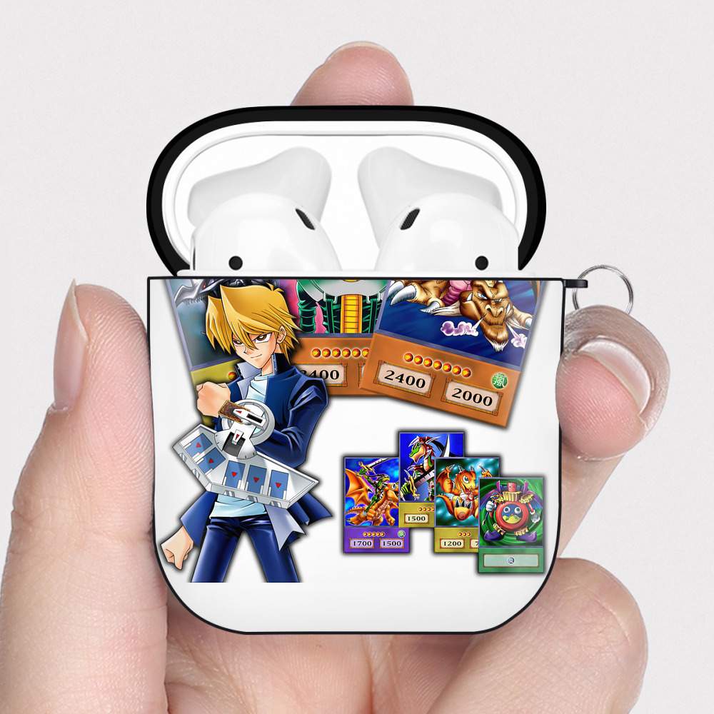 （画像用） 遊☆戯☆王 Yu-Gi-Oh! AirPods 第2世代保護ケース ハードシェル ブラック 耐衝撃・防指紋・カラビナ付き