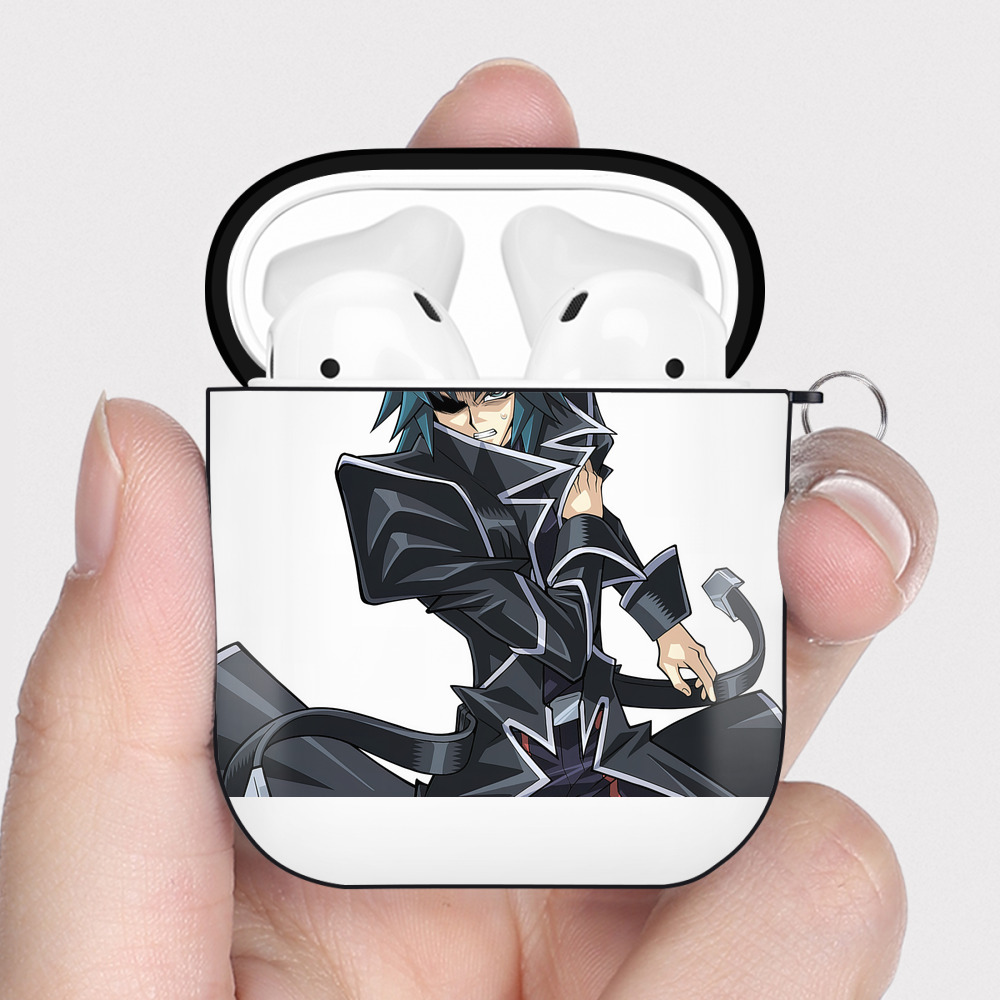 （画像用） 遊☆戯☆王 Yu-Gi-Oh! AirPods 第2世代保護ケース ハードシェル ブラック 耐衝撃・防指紋・カラビナ付き
