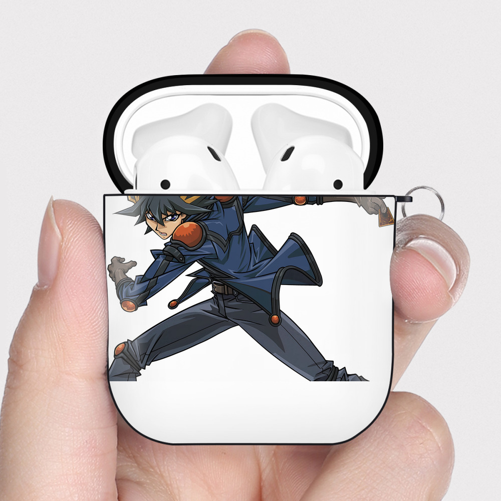 （画像用） 遊☆戯☆王 Yu-Gi-Oh! AirPods 第2世代保護ケース ハードシェル ブラック 耐衝撃・防指紋・カラビナ付き