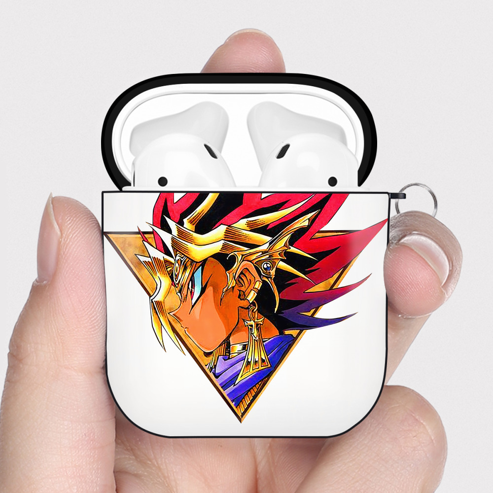 （画像用） 遊☆戯☆王 Yu-Gi-Oh! AirPods 第2世代保護ケース ハードシェル ブラック 耐衝撃・防指紋・カラビナ付き