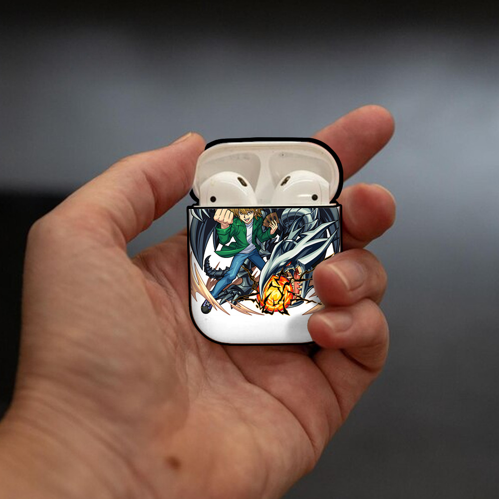 遊☆戯☆王 Yu-Gi-Oh! AirPods 第2世代保護ケース ハードシェル ブラック 耐衝撃・防指紋・カラビナ付き