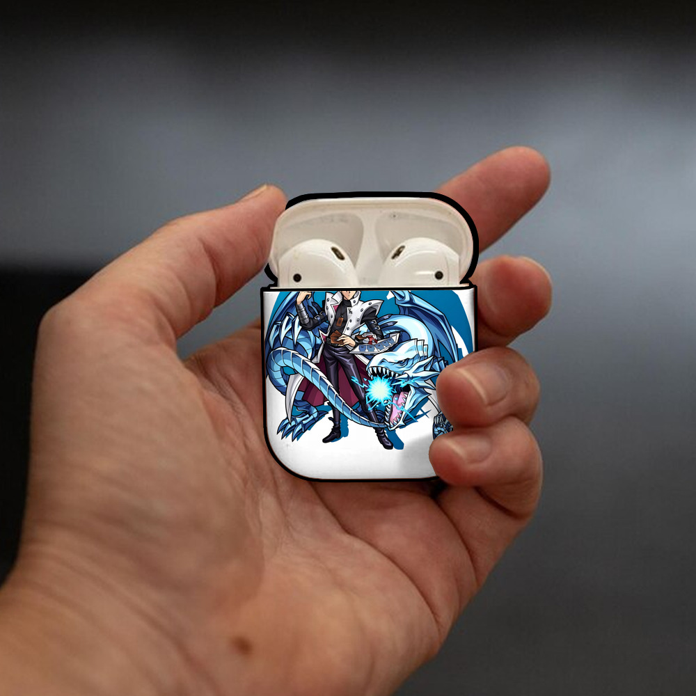 遊☆戯☆王 Yu-Gi-Oh! AirPods 第2世代保護ケース ハードシェル ブラック 耐衝撃・防指紋・カラビナ付き