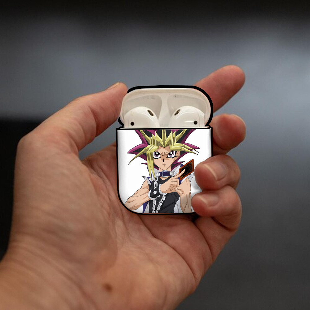 遊☆戯☆王 Yu-Gi-Oh! AirPods 第2世代保護ケース ハードシェル ブラック 耐衝撃・防指紋・カラビナ付き