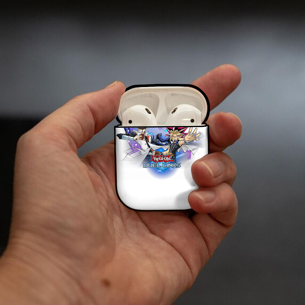 遊☆戯☆王 Yu-Gi-Oh! AirPods 第2世代保護ケース ハードシェル ブラック 耐衝撃・防指紋・カラビナ付き