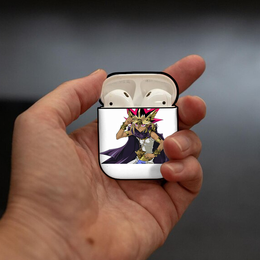 遊☆戯☆王 Yu-Gi-Oh! AirPods 第2世代保護ケース ハードシェル ブラック 耐衝撃・防指紋・カラビナ付き