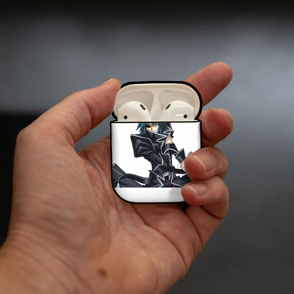遊☆戯☆王 Yu-Gi-Oh! AirPods 第2世代保護ケース ハードシェル ブラック 耐衝撃・防指紋・カラビナ付き