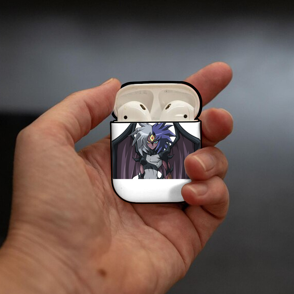 遊☆戯☆王 Yu-Gi-Oh! AirPods 第2世代保護ケース ハードシェル ブラック 耐衝撃・防指紋・カラビナ付き