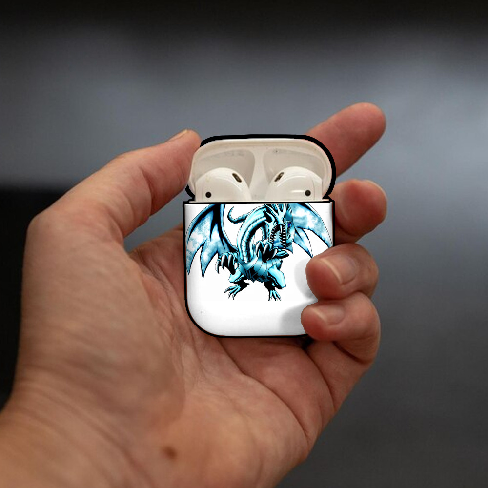 遊☆戯☆王 Yu-Gi-Oh! AirPods 第2世代保護ケース ハードシェル ブラック 耐衝撃・防指紋・カラビナ付き
